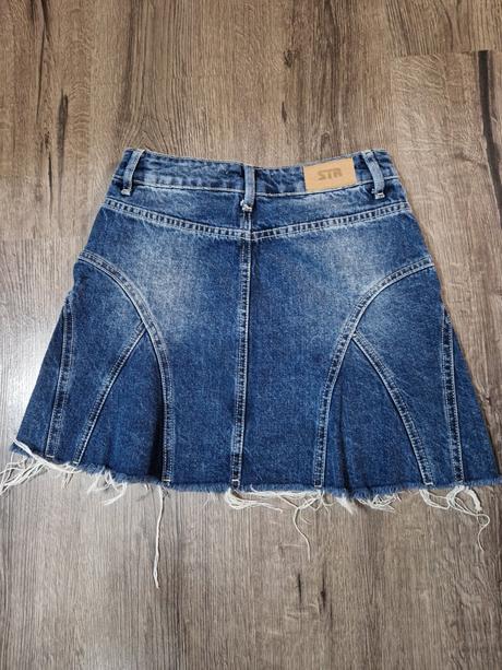 Riflova sukňa, stradivarius,34