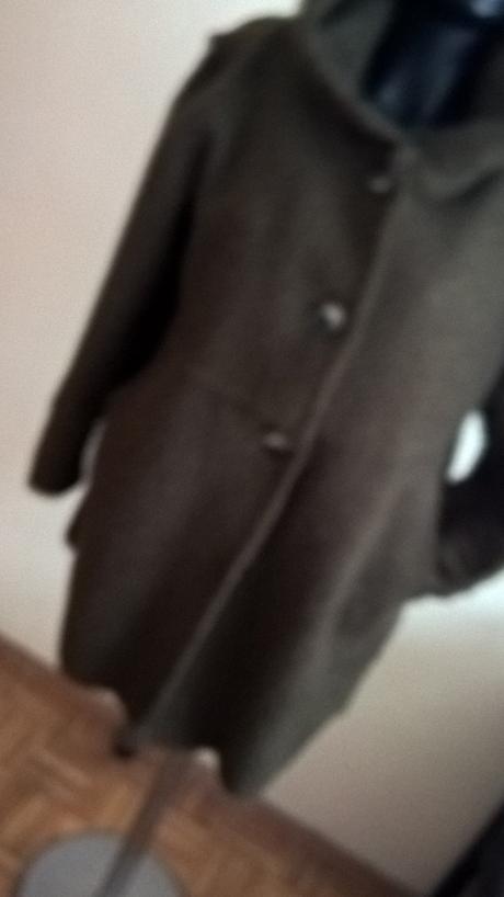 Prechodný kabát, 42