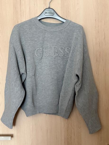 Sveter guess, guess,40