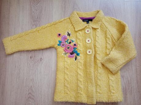 Vlneny vyšívaný sveter 2-3roky, 92