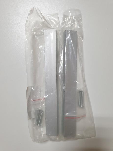 Strieborné úchytky na nábytok,