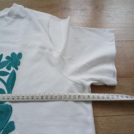 Biele tričko s flitrovou aplikáciou kvetov, f&f,l