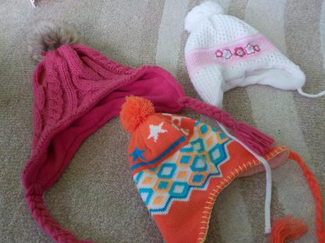 Čiapky - cena spolu za 3 ks, 86