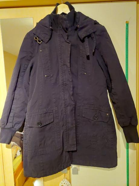 Dámska bunda s kapucňou, m