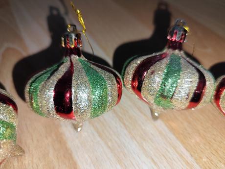 Farebné gule na stromček, 