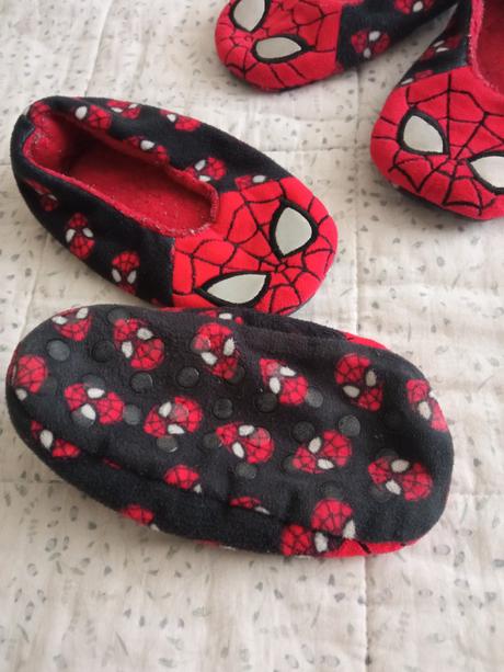 Papučky spider-man, 26