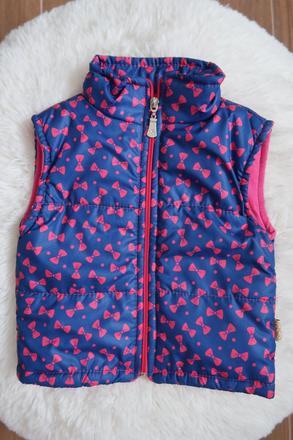 Vesta s mašličkama, 80