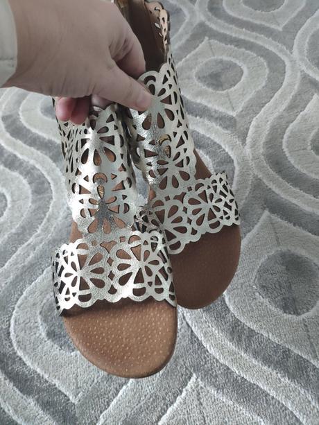 Sandále kožené, 37