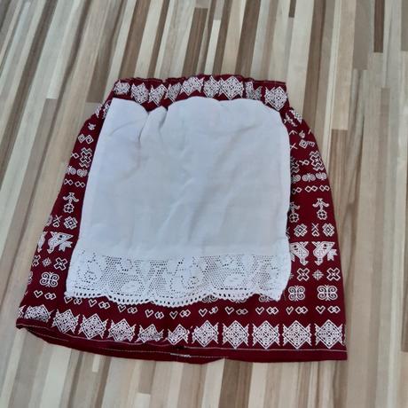 Suknička s folk motívom, 86