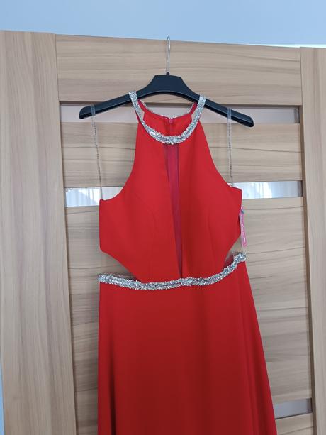 Nové spoločenské šaty, 40