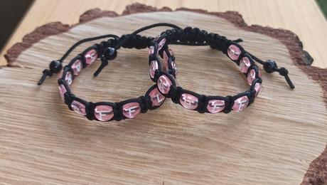 Náramky s  menami  alebo iniciálami, 