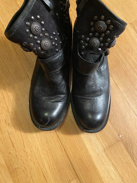 Vybijane clenkove topanky, 38