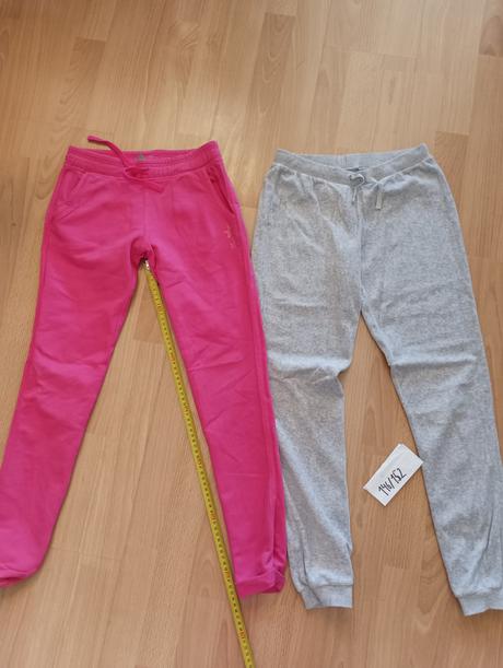 2x tepláky, benetton,146