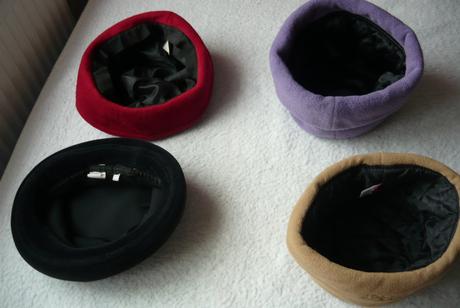 Balík dámske klobúky,čiapky podšité, 56