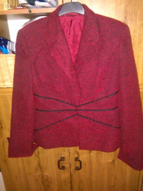 Nohavicový kostým, 36