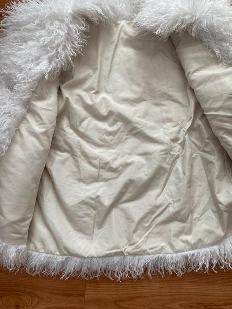 Biely huňatý kožúšok, m