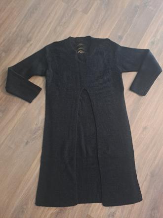 Zaujimavy pulover, s