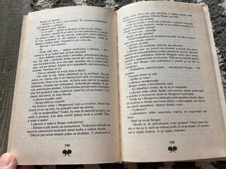 Dvaja živí a jeden mŕtvy-prvé vyd.1980, 