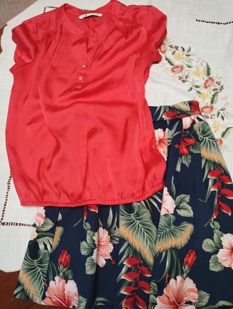 Krásna sukňa s blúzkou, 38