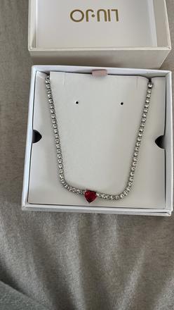 Náhrdelník tenisový, liu jo