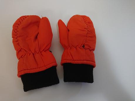 Darujem rukavice "palčiaky", 86