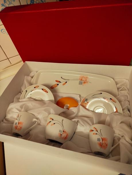 Nová súprava karlovarského porcelánu,