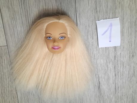 Hlavy barbie - bez tela, len hlavy,