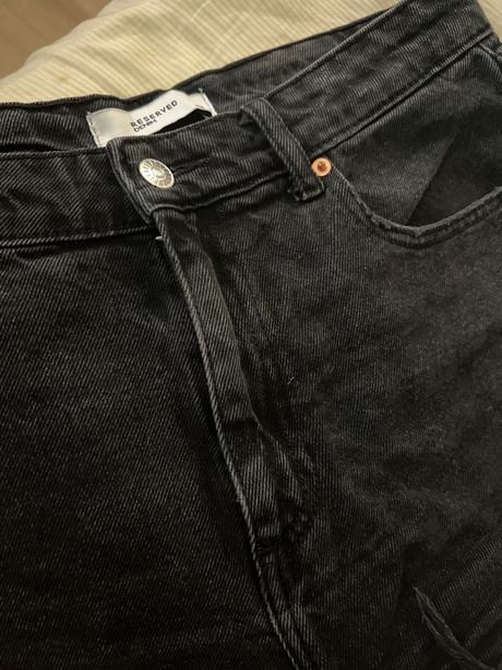 Kratasky, reserved,38