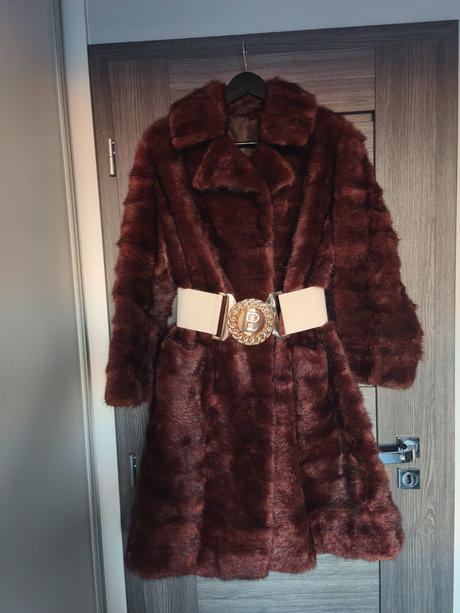 Pravy norkovy kozuch, l