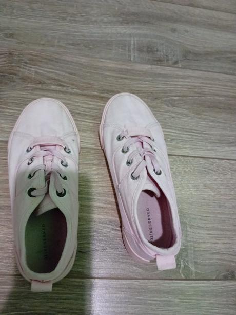 Tenisky, reserved,32