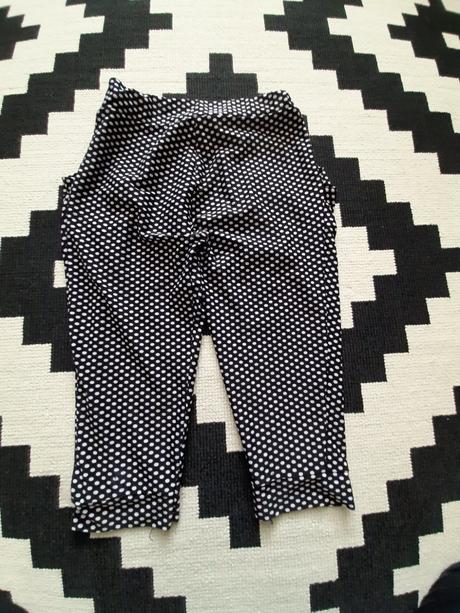 Velmi pekné padavé chladivé háremky pod kolená, 128