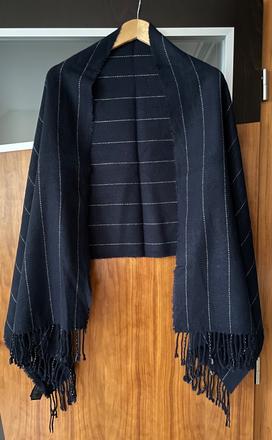 H&m tmavomodrý šál s tenkým prúžkom pinstripe, h&m