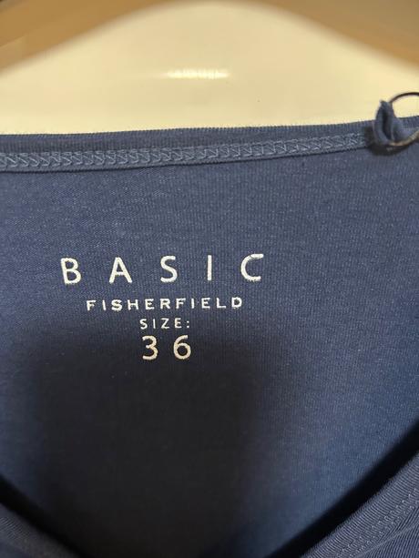 Tmavomodre tricko, gate,m