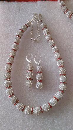 Náhrdelník + náušnice,