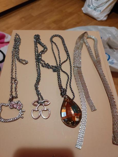 Dlhé náhrdelníky s príveskom, 