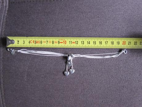 Strieborny naramok so srdieckami, 