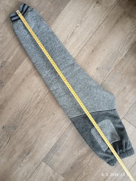 Hrubé teplé tepláky, 152