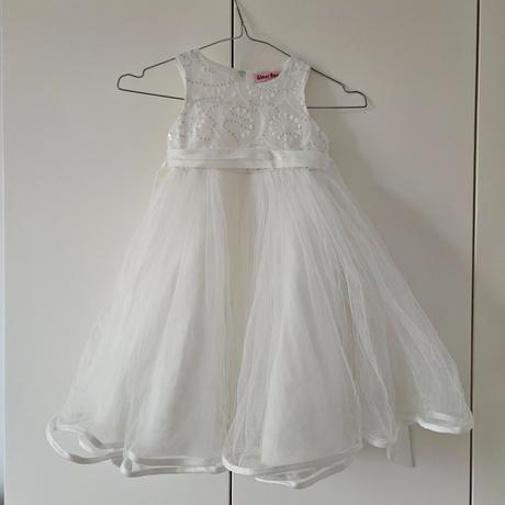 Biele nadýchané šaty, 116