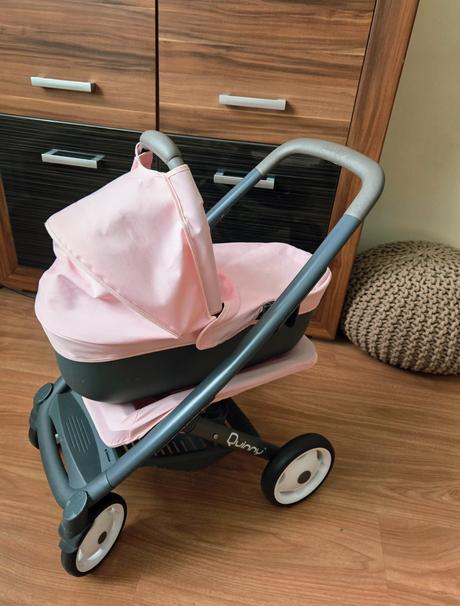 Kočík pre bábiky quinny, 