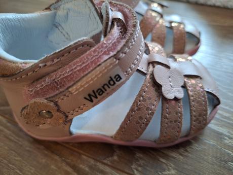 Krásne sandalky, wanda,18