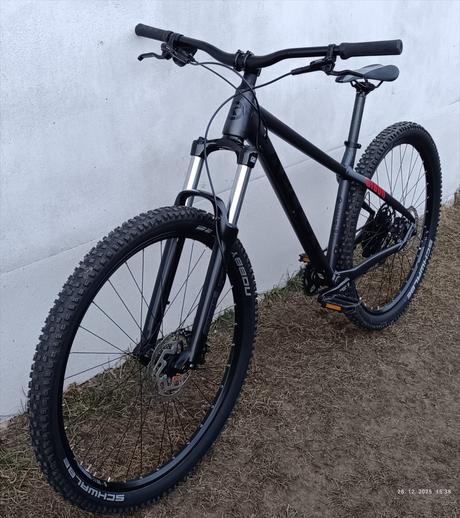 Kellys gibon 10, kellys,18