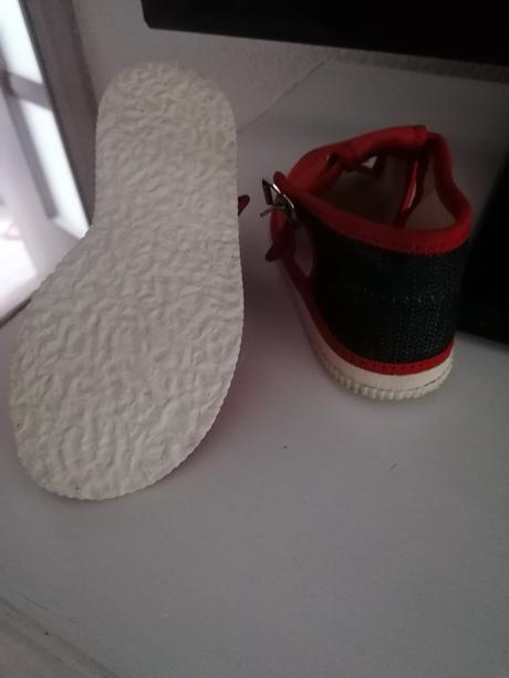 Detské vytvarovane papučky, 24