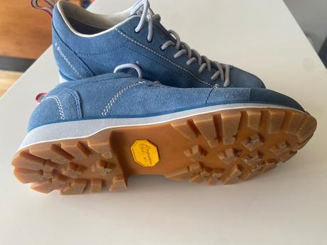 Predám nové turisticke topánky s podrážkouvibram, 36