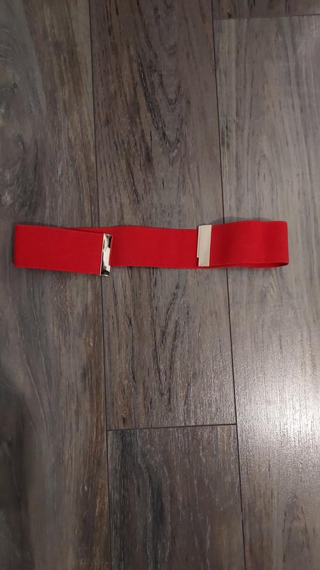Cerveny opasok, 