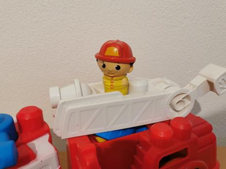 Hasičské auto so stavebnicou,