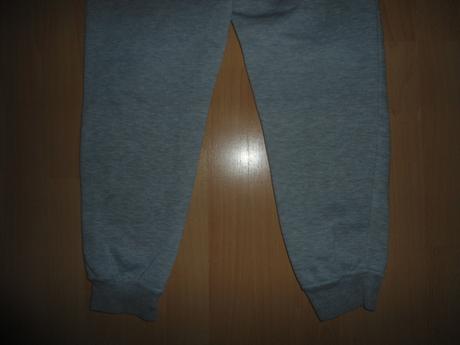 Sive chlapcenske teplaky, 146