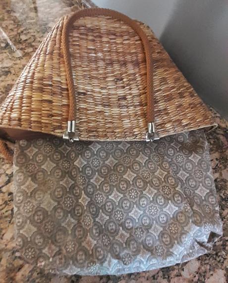 Prútený košík,