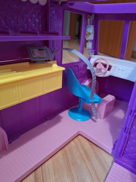 Barbie bufet auto, 