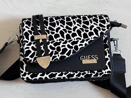 Krásna kabelka a peňaženka, 