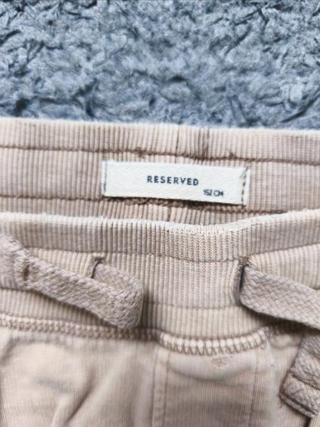 2x tepláky, reserved,152